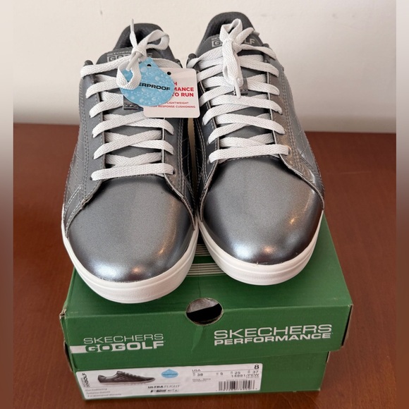 Skechers Shoes - Skechers GO GOLF ULTRA FLIGHT
Women's size 8 GOLF Shoes